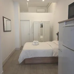 Estupendo Piso A 3 Min Estacion De Tren Maria Zambrano Y Bus Apartamento